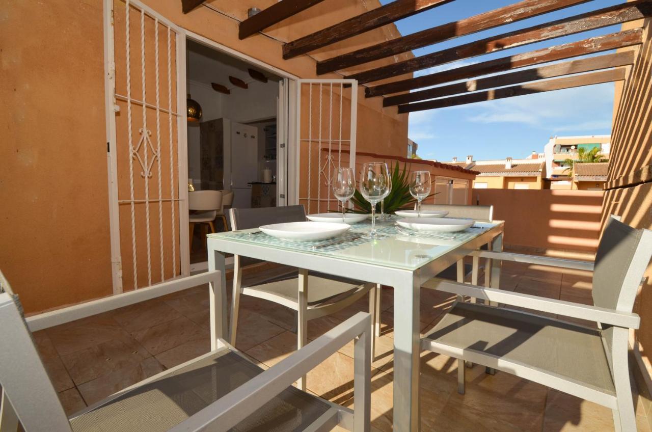 Punta Prima Pleasure With Private Parking In A Gated Community Close To The Apartamento