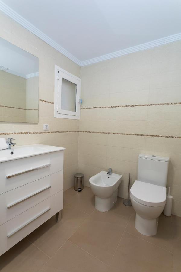 Brisas B2, 2 Dormitorios, Playa A 50m, By Bookindenia Apartment