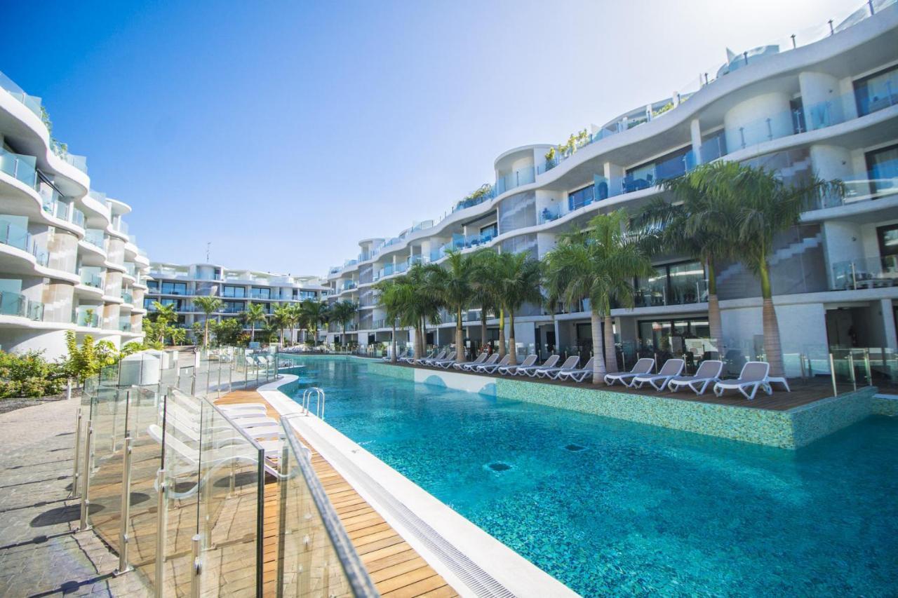 Apartment Luxury Apartment, Parking, Terrace, Pool.