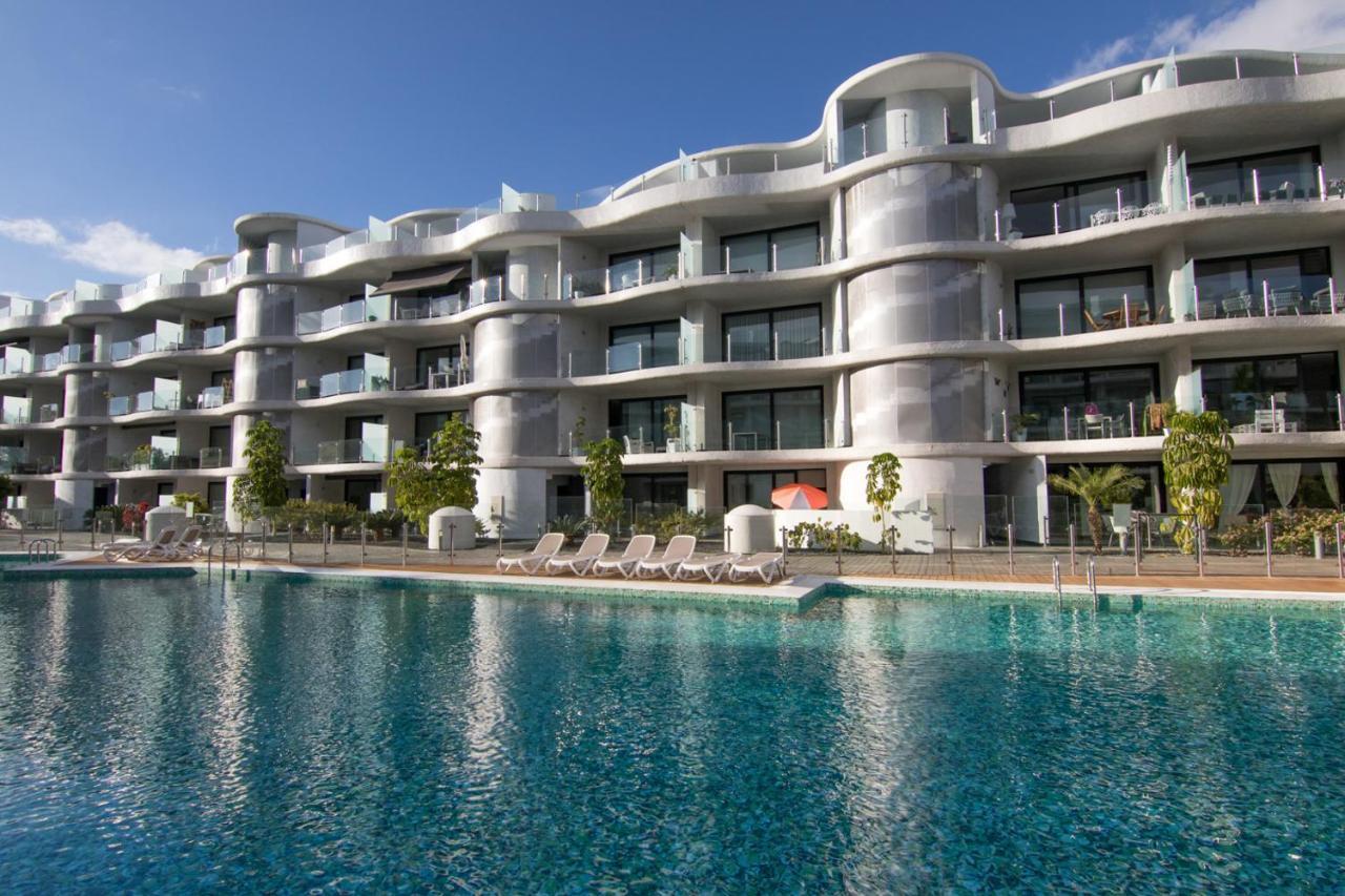Apartment Luxury Apartment, Parking, Terrace, Pool.