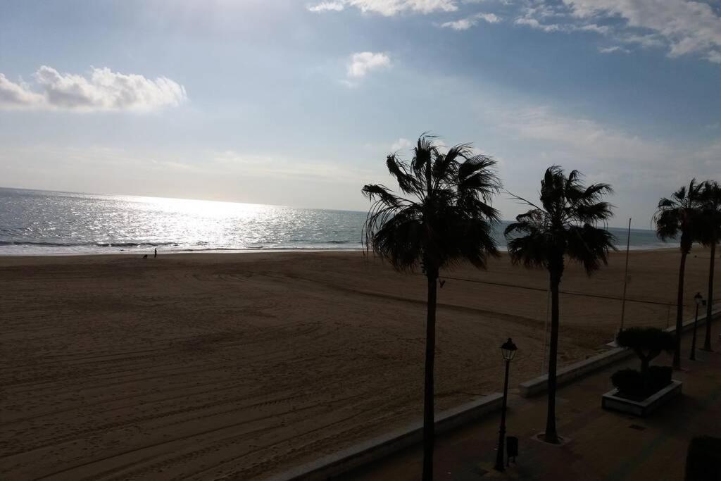 Primera Línea De Playa. Zona Playa Costilla.