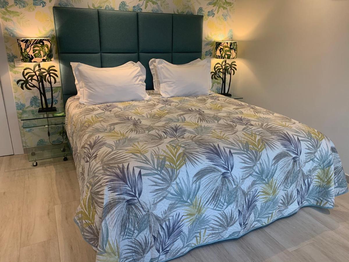Bed & Breakfast Three Palms *