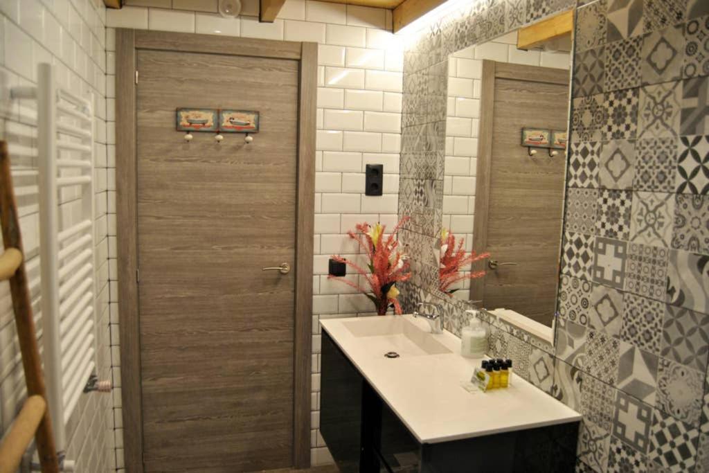 Angeles Con Piscina Y Jacuzzi * Collado Mediano