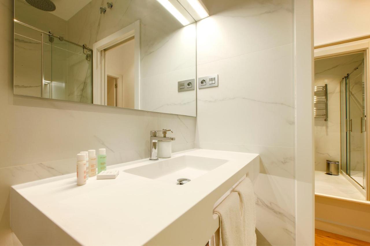 Apartment Centric Ii *