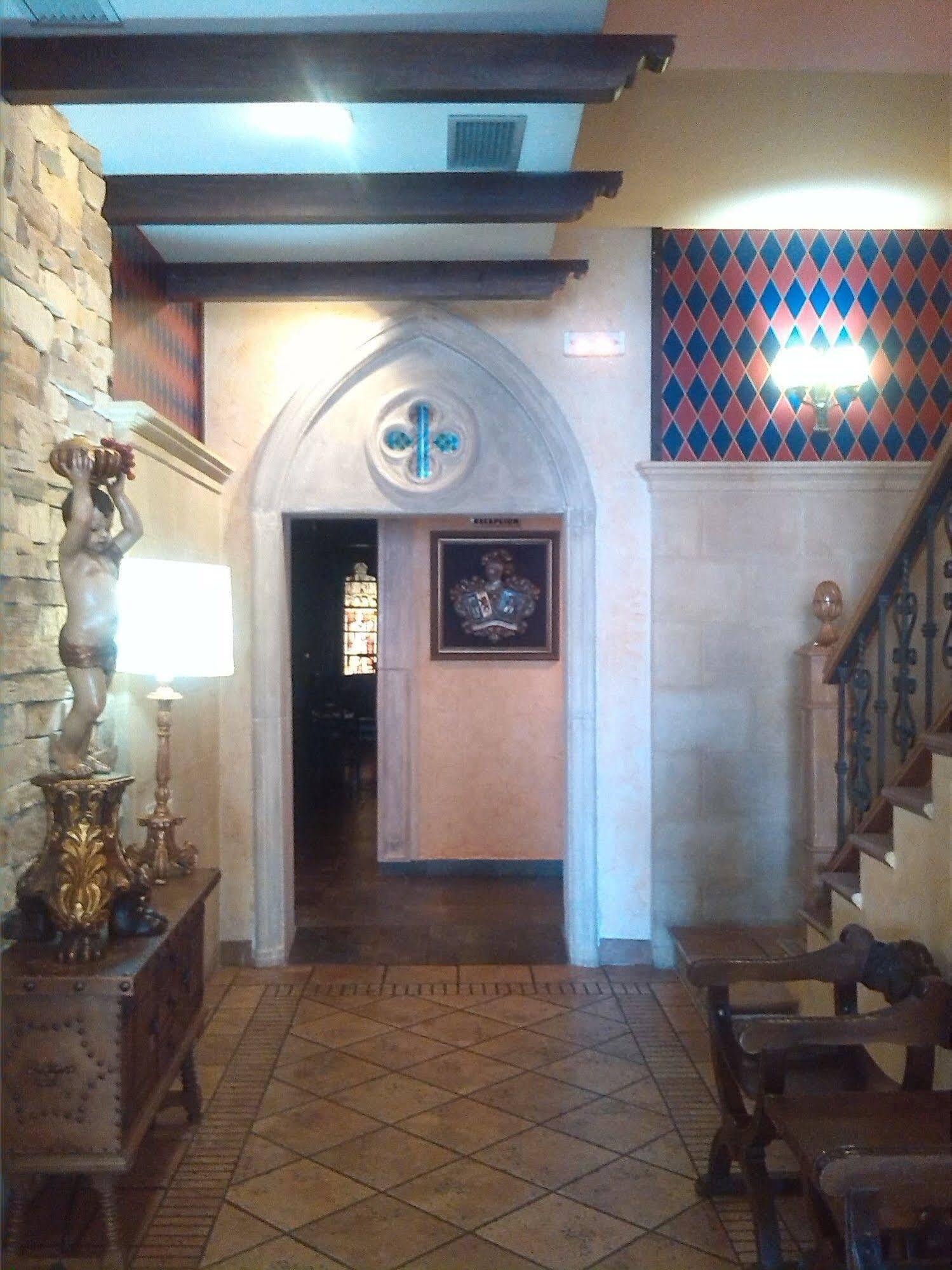 Juan Carlos I Hotel