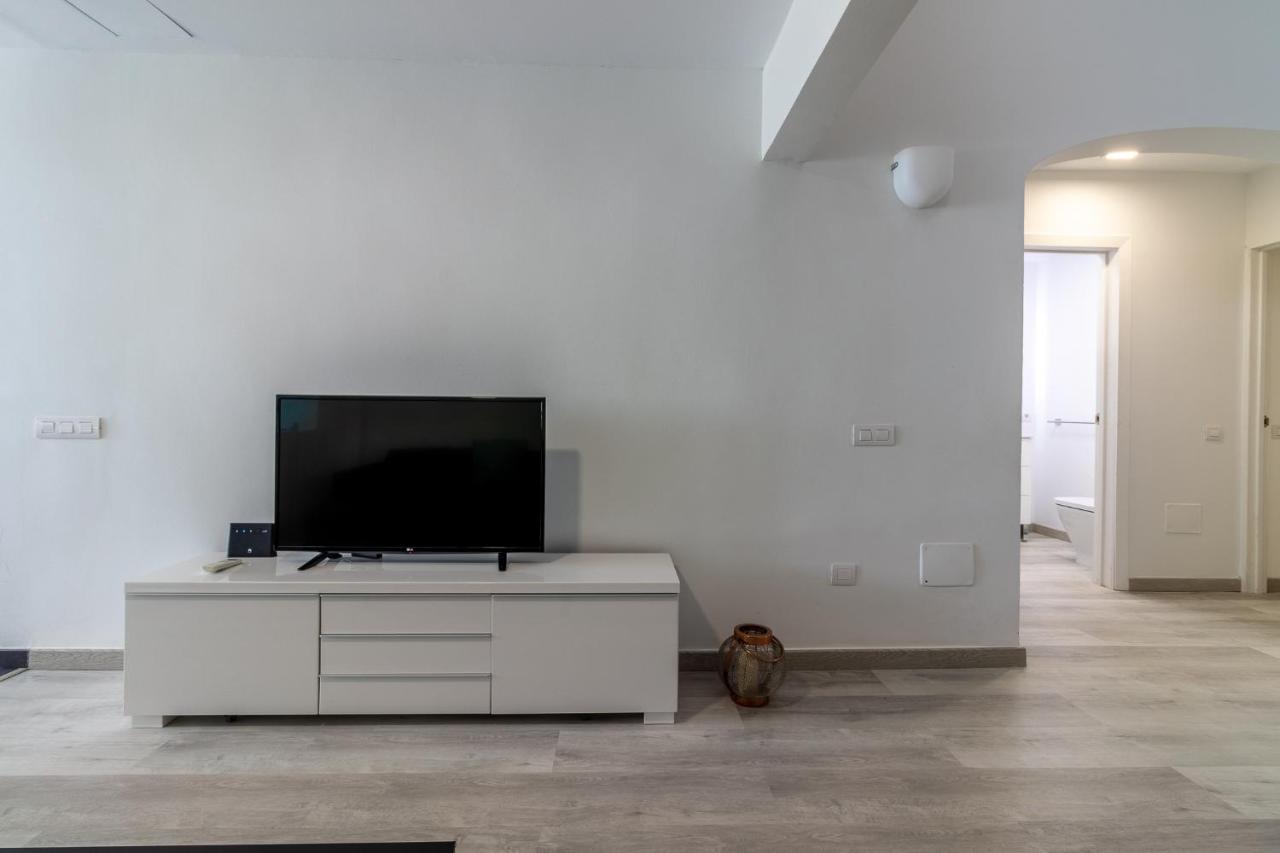 Flatguest Einstein + Pool + Bbq + 2 Bdr * San Bartolome de Tirajana (Gran Canaria)