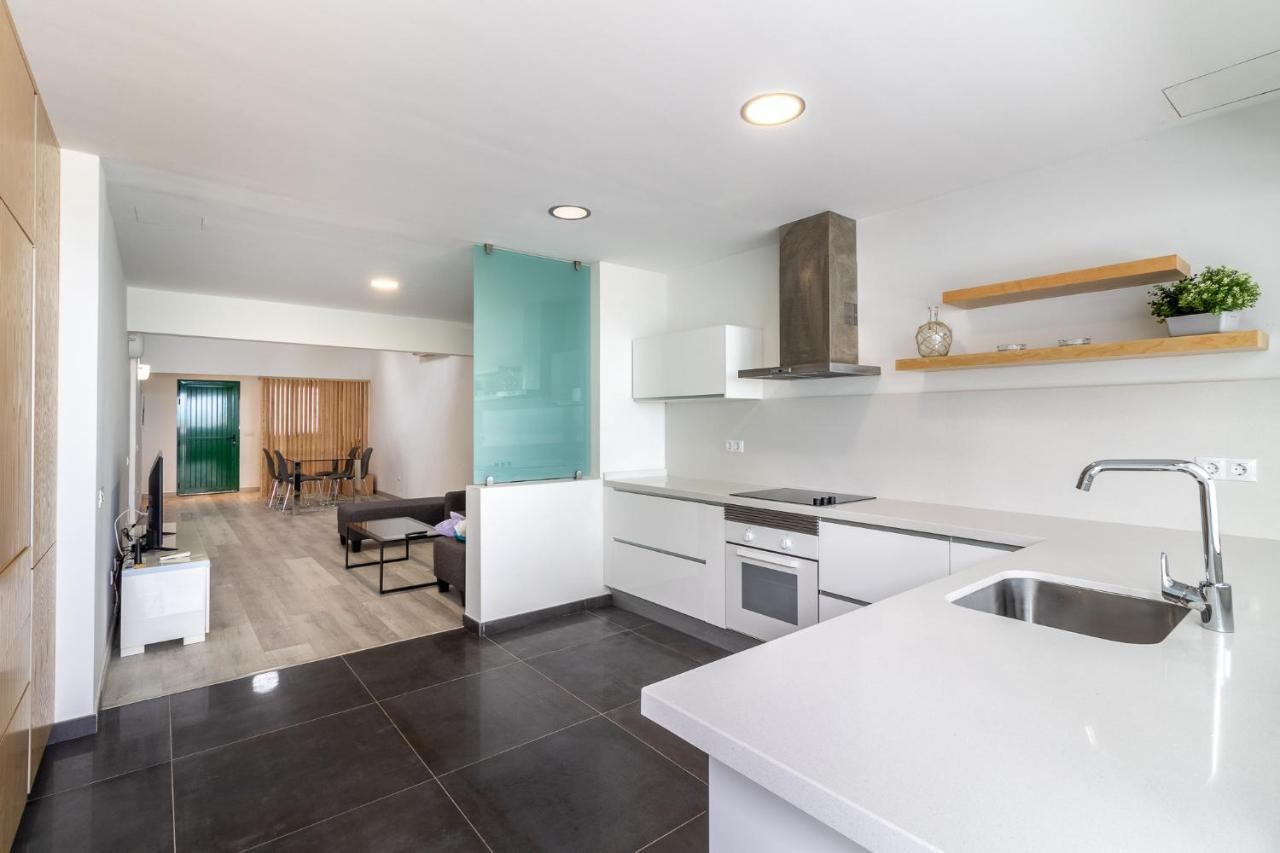 Flatguest Einstein + Pool + Bbq + 2 Bdr Holiday home *