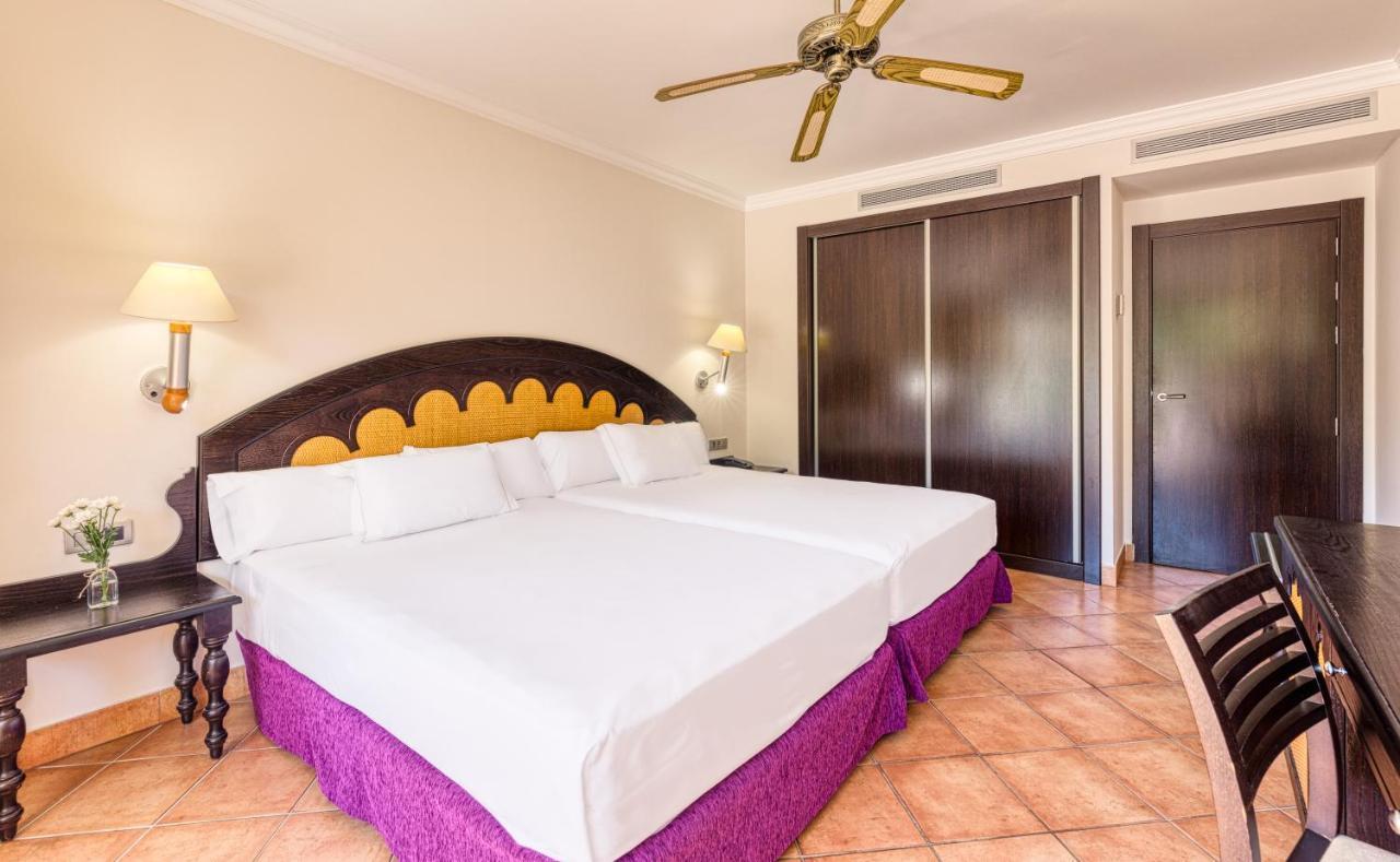 Playazimbali Hotel 4*