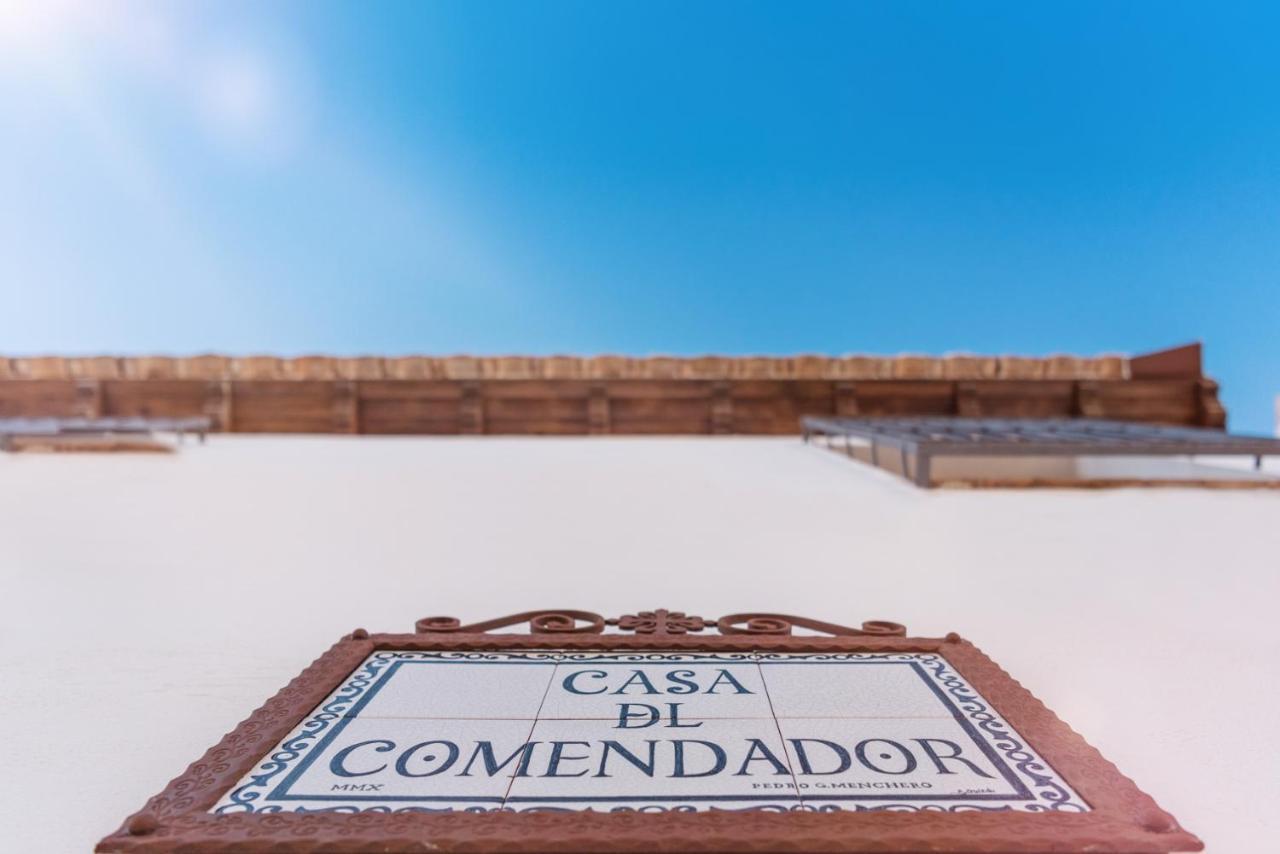 Casa Del Comendador De *