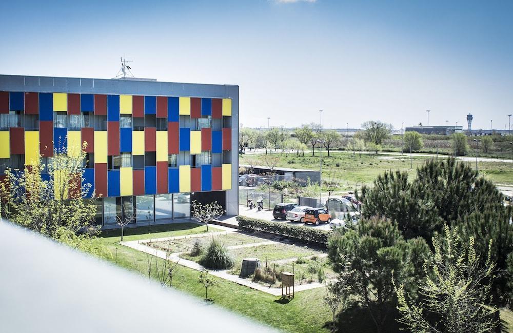 Hostal Centre Esplai *