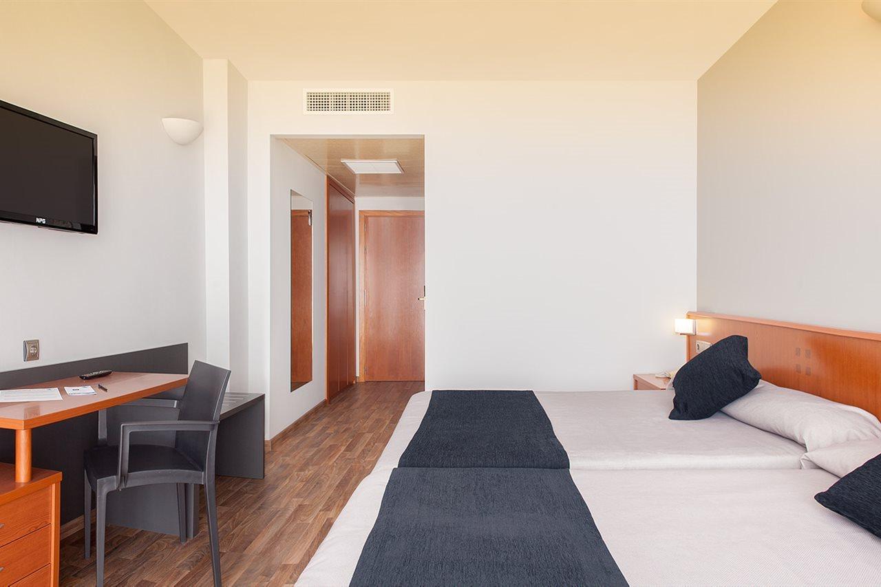 Rh Aura Hotel
