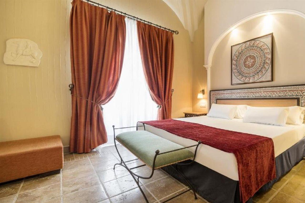 Ilunion Palace 5*