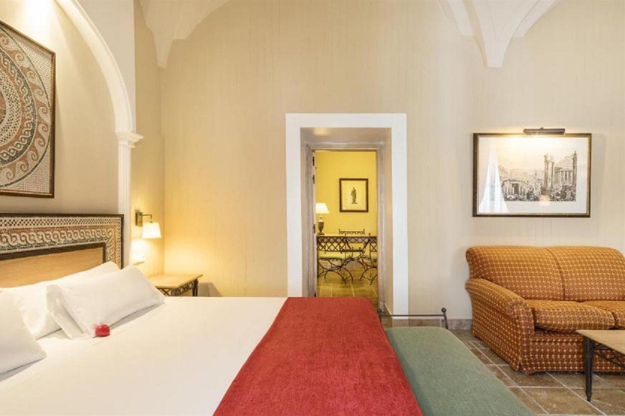 Ilunion Palace 5*