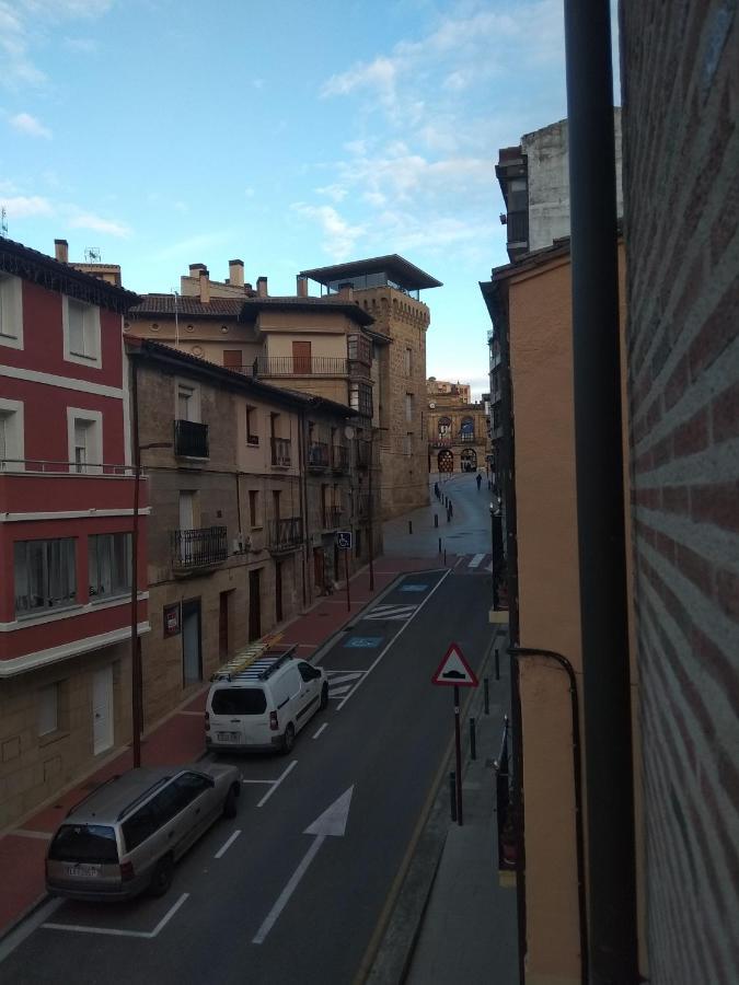 Piso 2º En Calle Navarra Apartamento