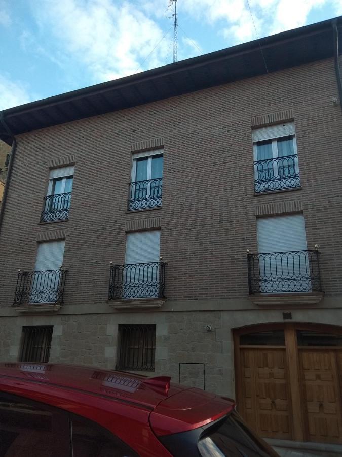 Piso 2º En Calle Navarra Apartamento *