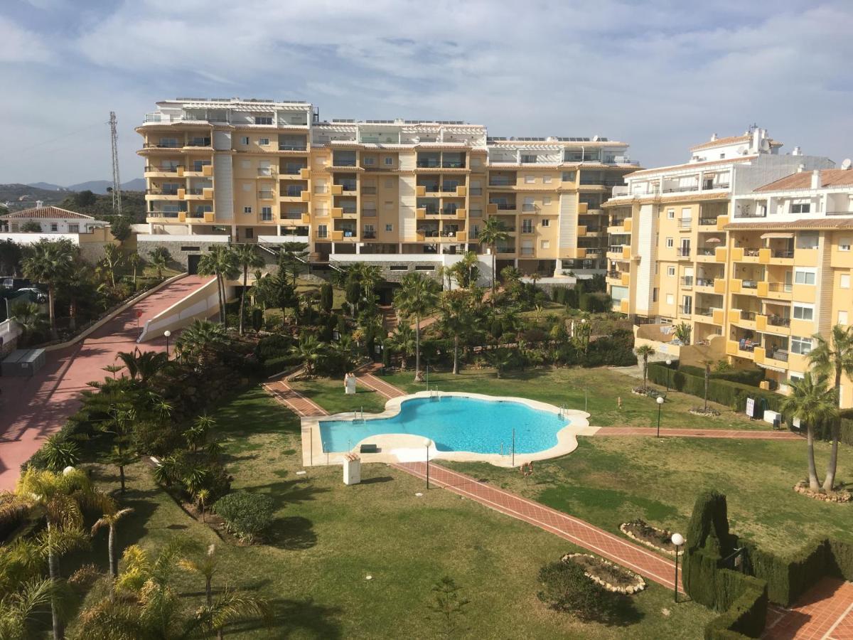 Lets In The Sun - - With Sea Or Pool Views Apartamento