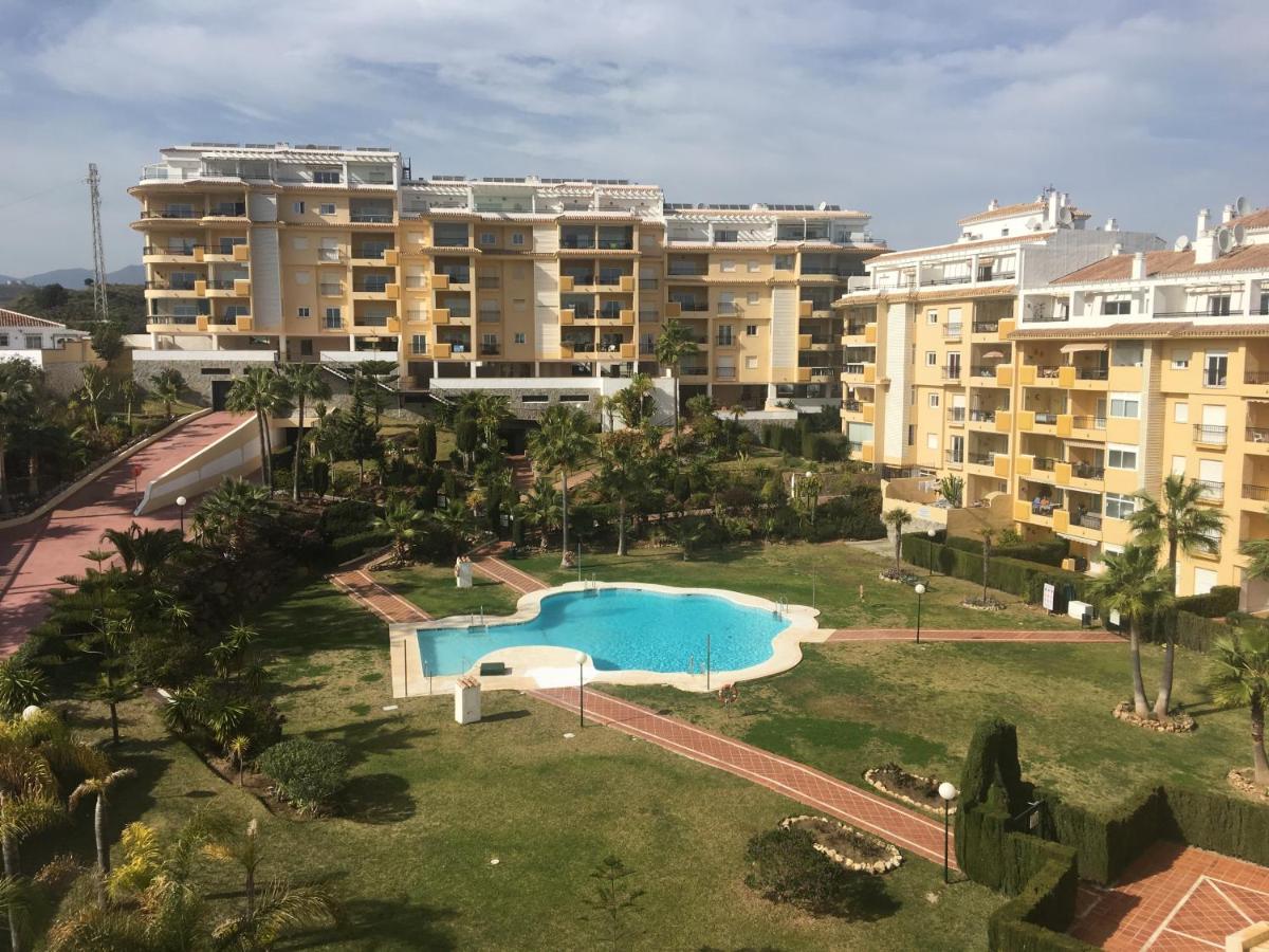 Lets In The Sun - - With Sea Or Pool Views *