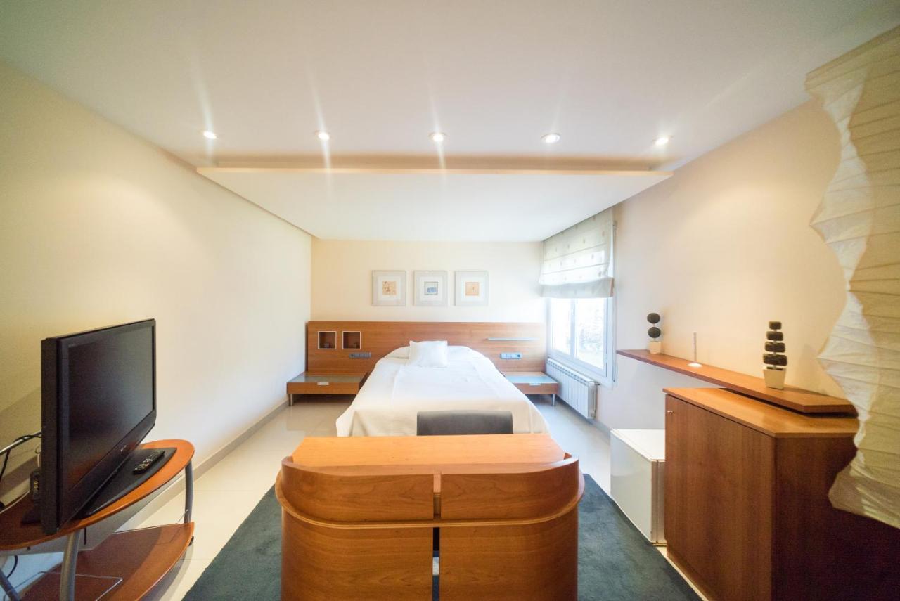 - Habitacions I Hotel El Pi de Sant Just