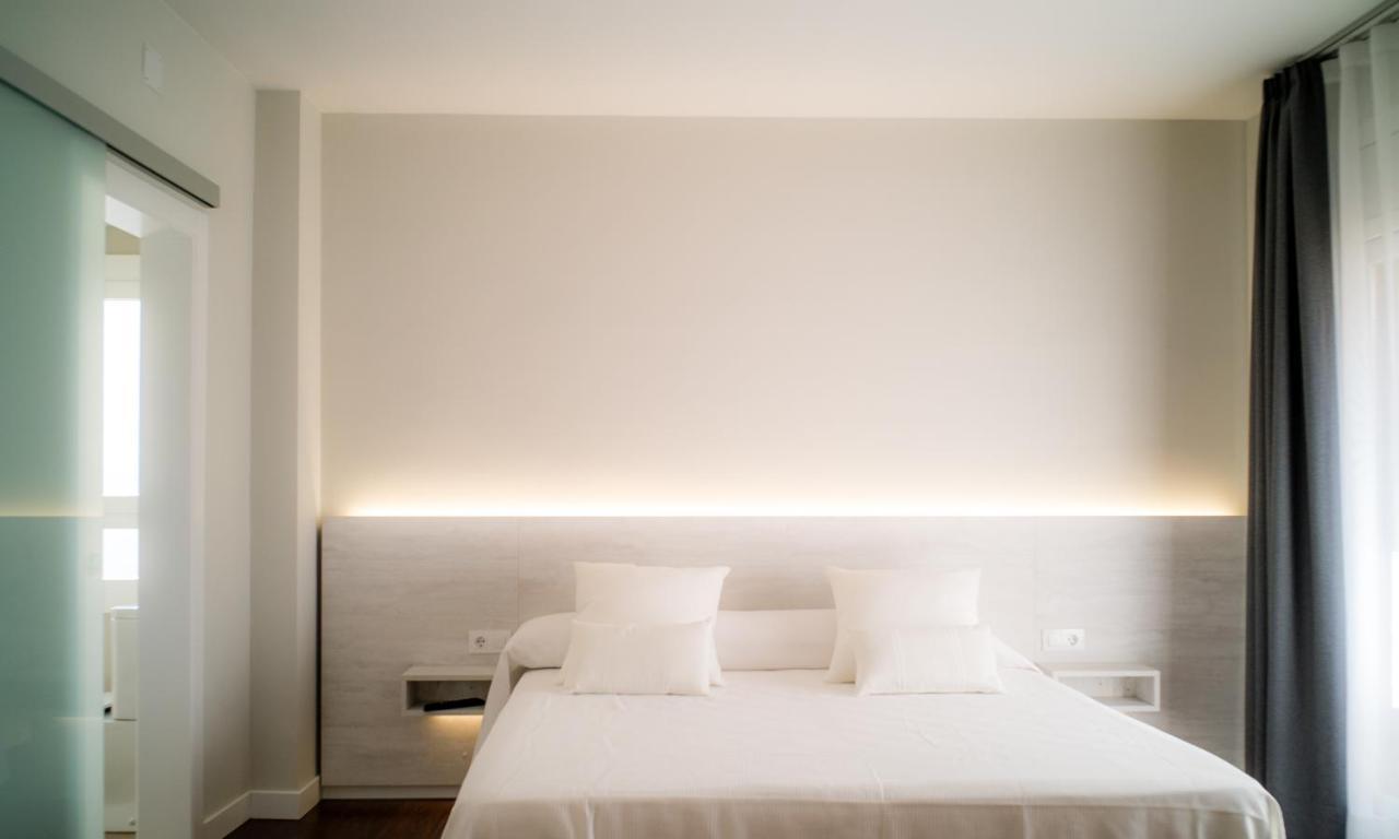 - Habitacions I Hotel 2*