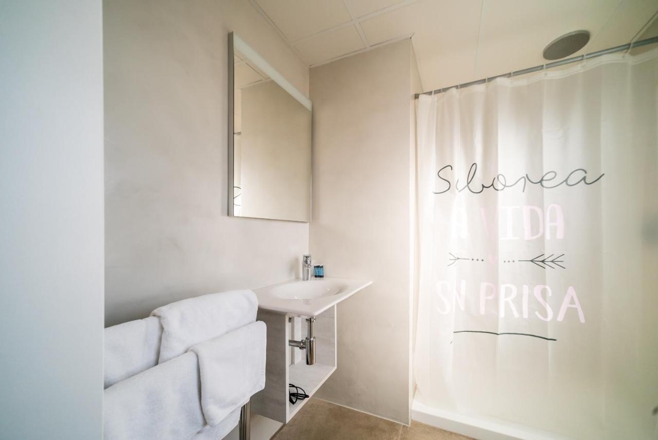 - Habitacions I Hotel El Pi de Sant Just