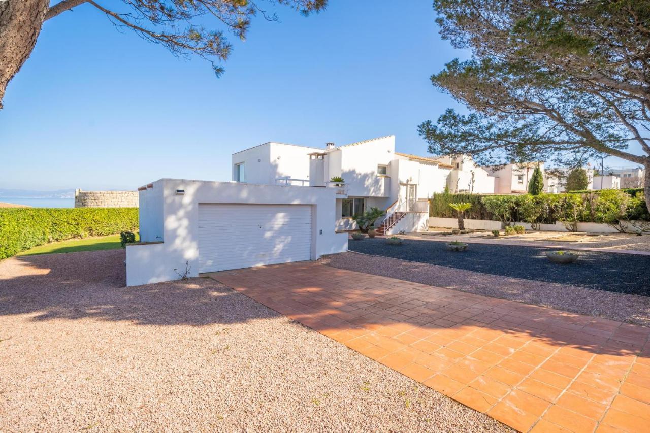 Mireia * L' Escala