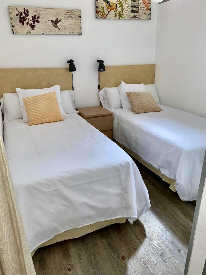 Homeforguest Cozy Loft With Parking Next To The Cathedral Holiday home