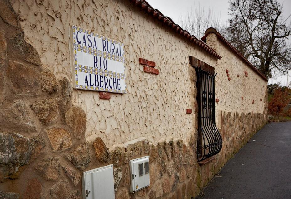 Casa Rio Alberche Y El Cortijo De Gredos * Navaluenga