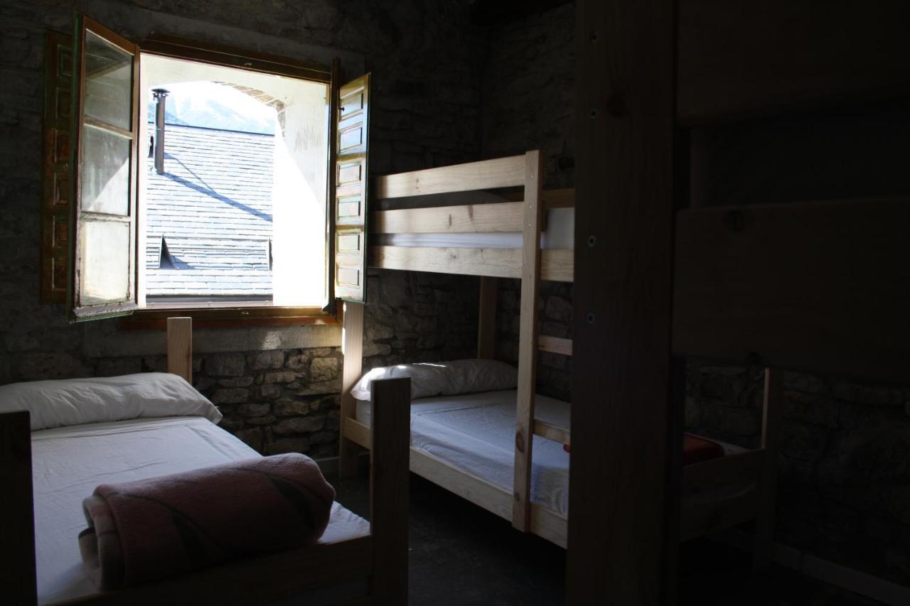 Hostel Casa De *