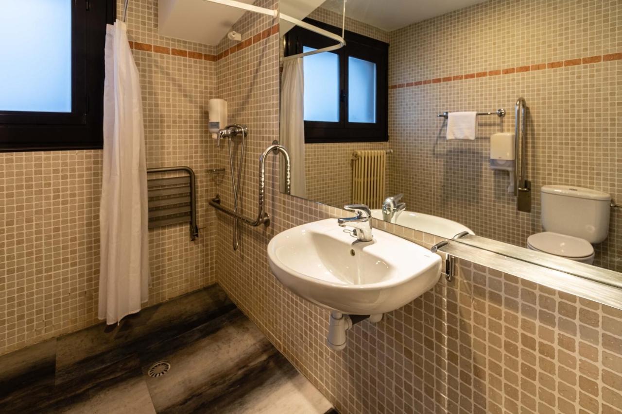 Port 1730 Hotel 2*