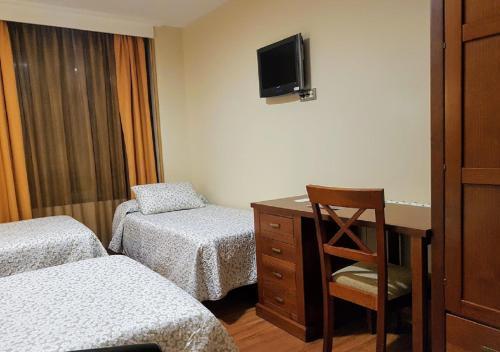 Hotel Reina Isabel 5*