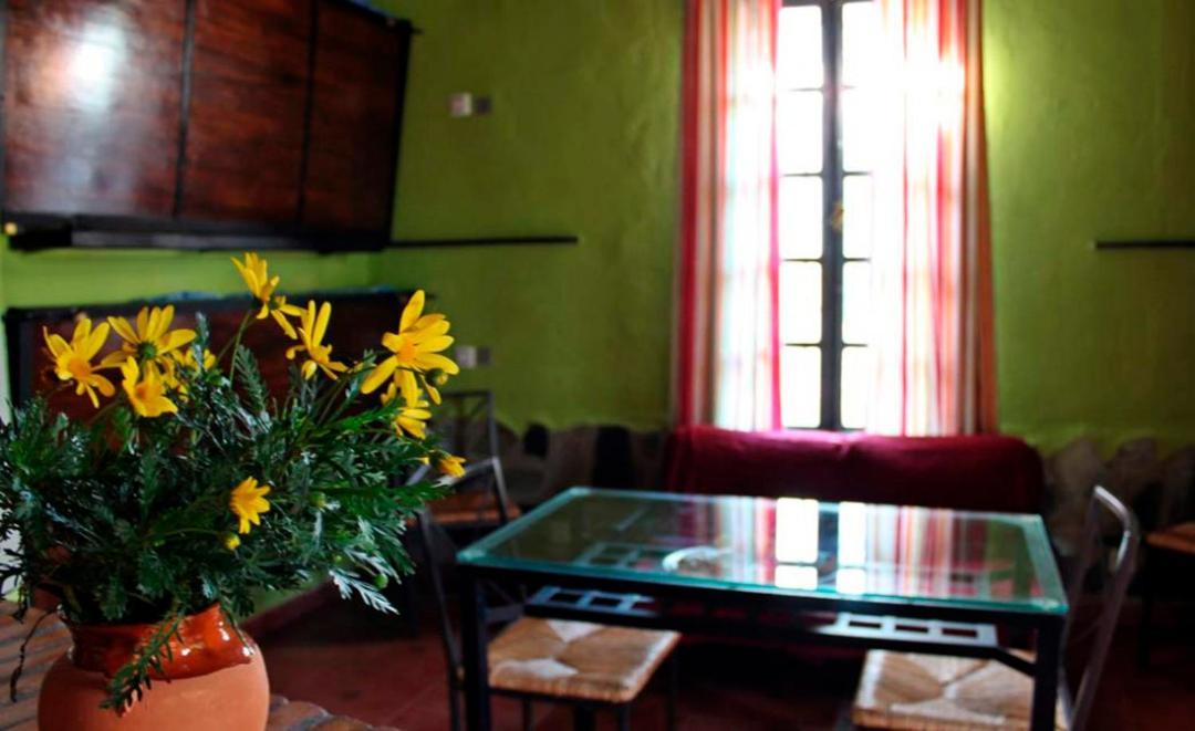 De Buffalos Hostal *
