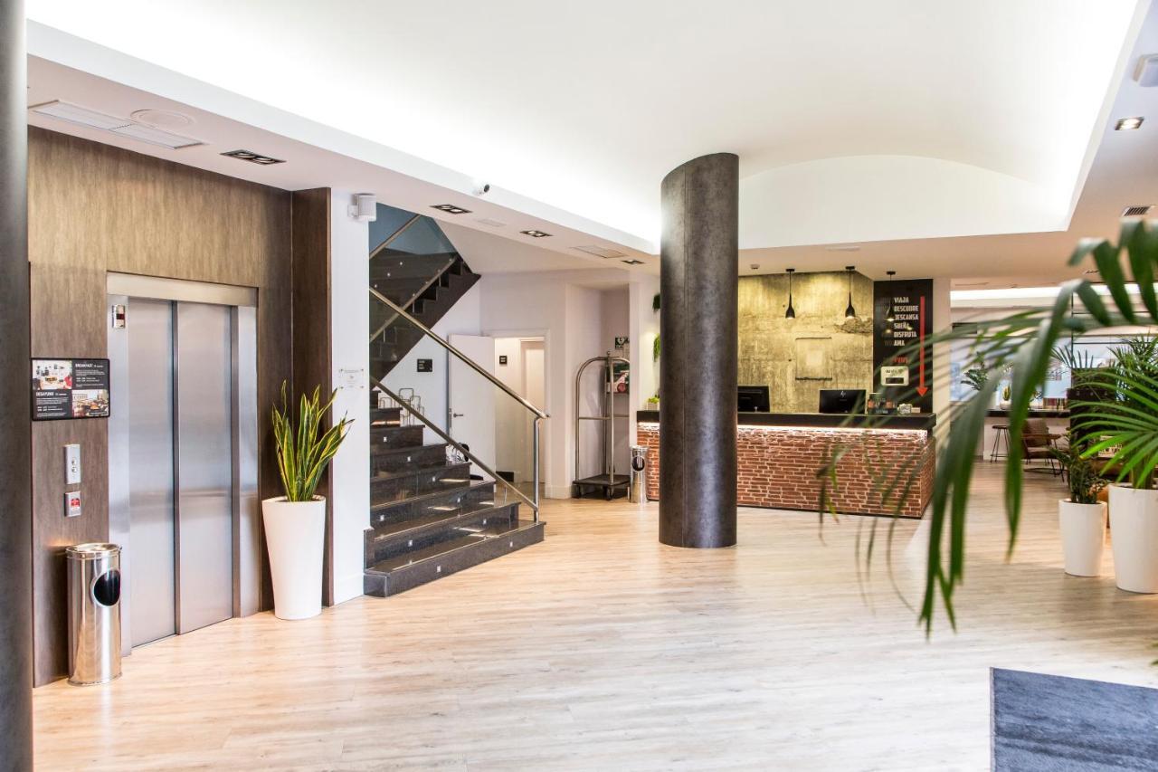Clement Barajas Hotel