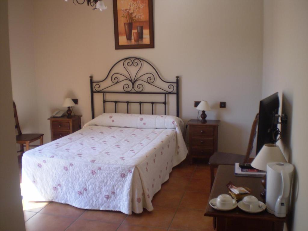 Balcon De Montes Hotel