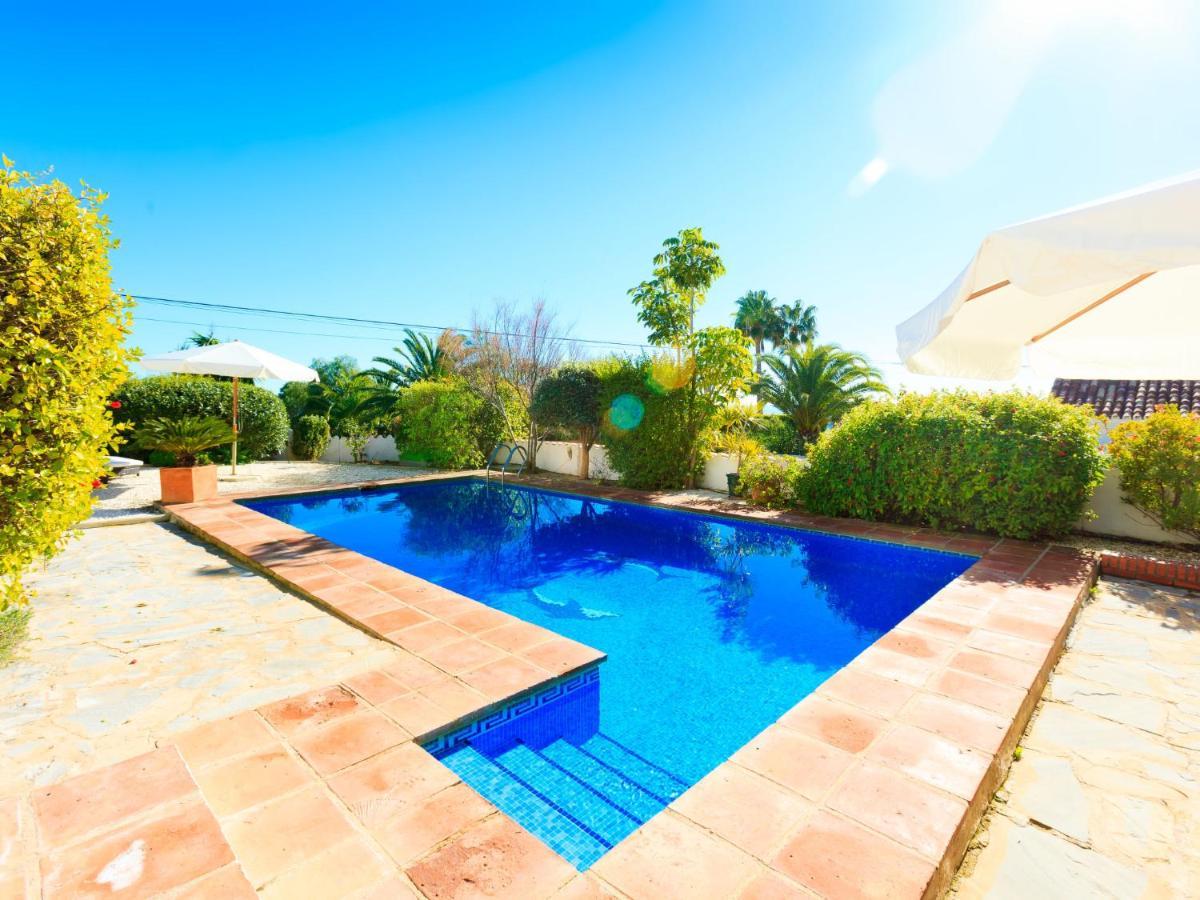 Granadillas Villa