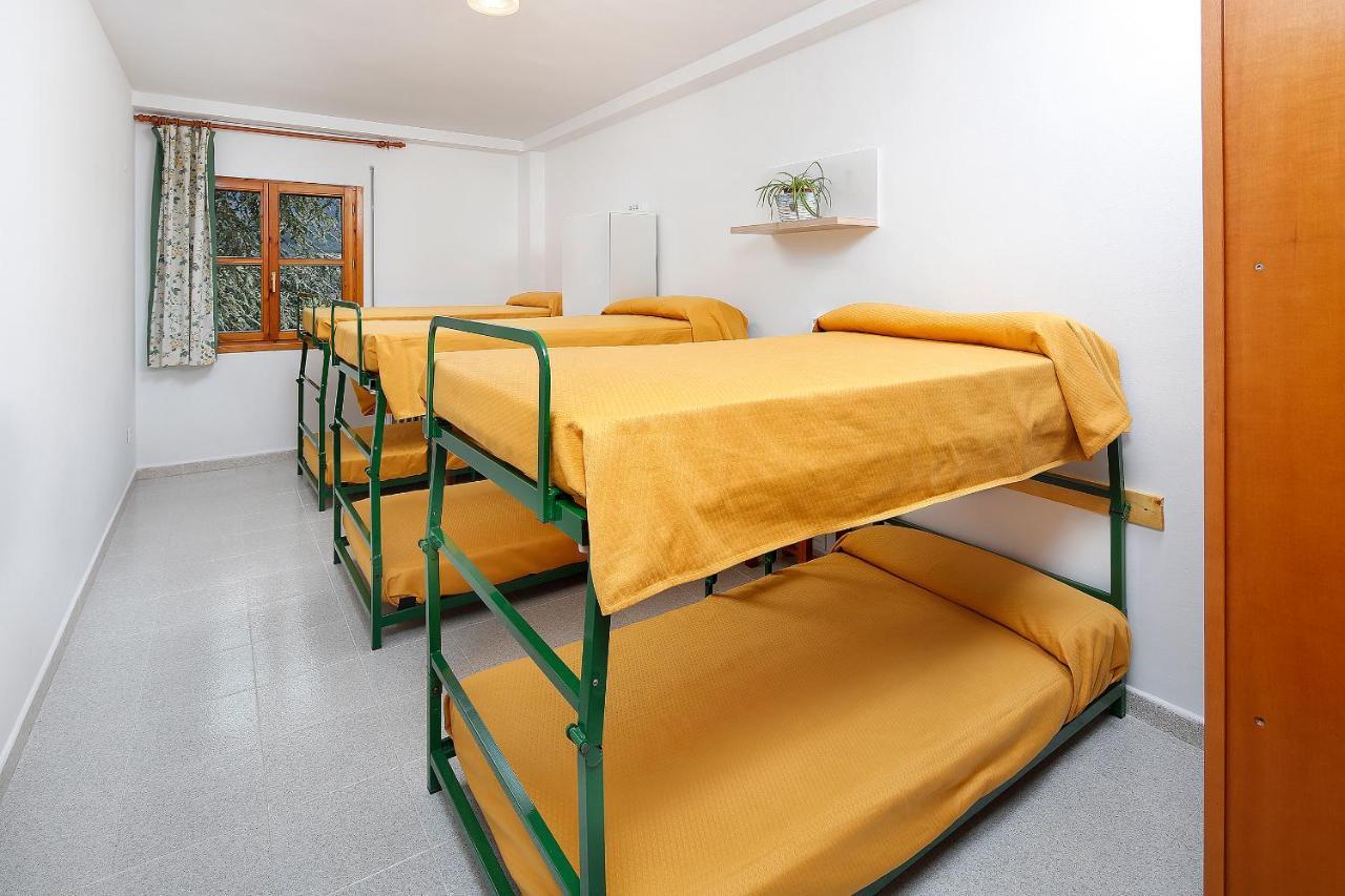 Sierra De Arbe Hostal