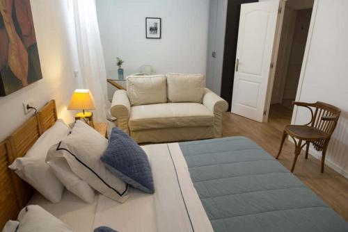 At In Malaga & Solo Travellers 4*