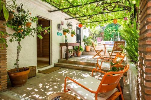 Bed & Breakfast At In Malaga & Solo Travellers 4*