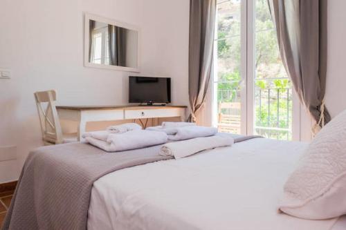 At In Malaga & Solo Travellers Bed & Breakfast 4*