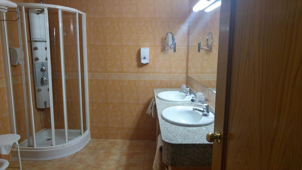 Hotel Cabañas 2* Puertollano