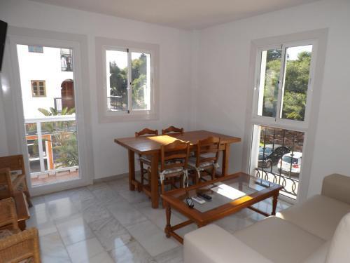 Aparthotel Duquesa Harbour Club