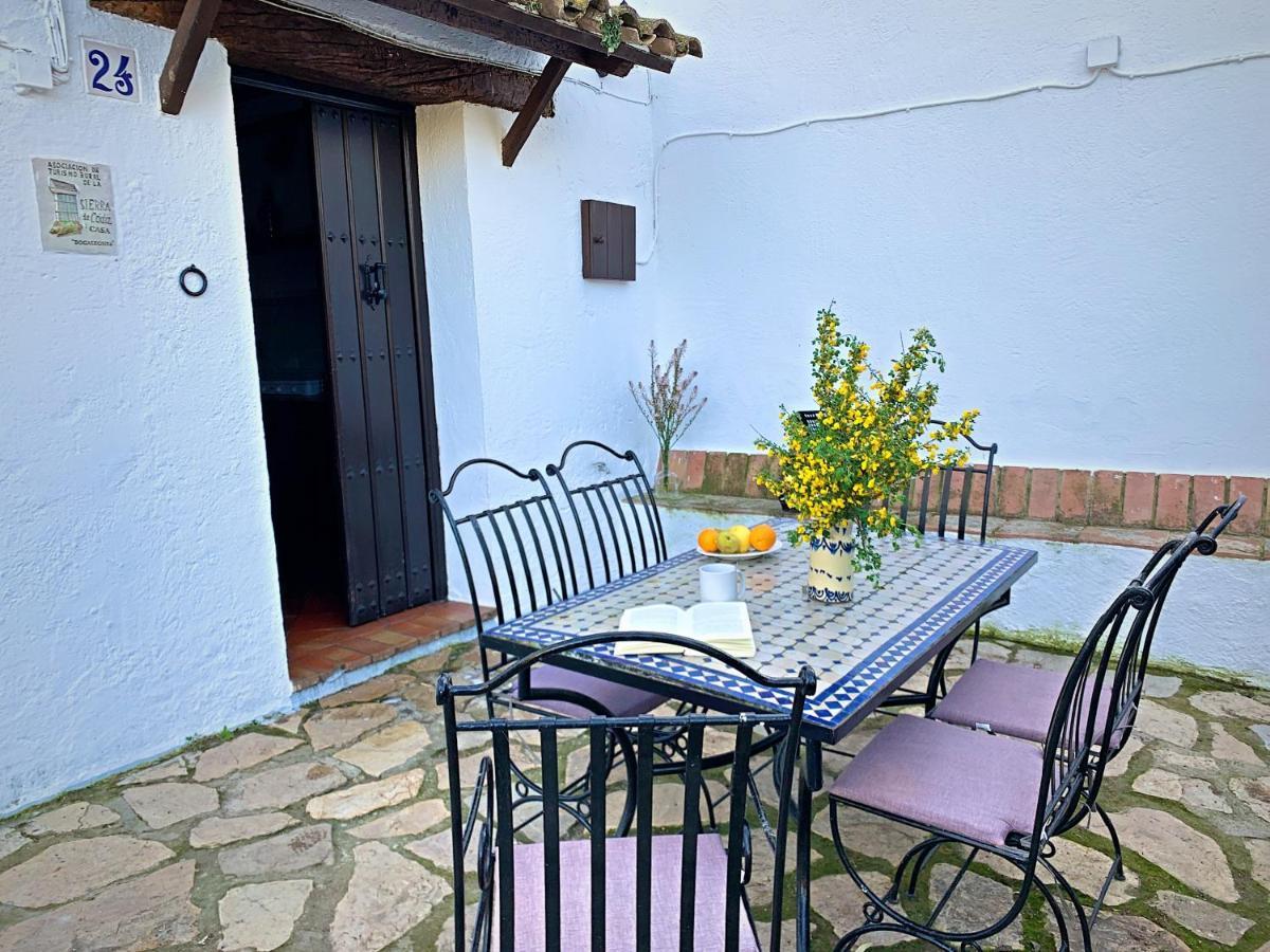 Holiday home Vivelorural Casa Y Piscina En Zahara De La Sierra