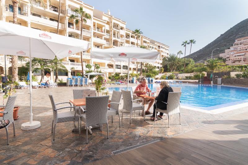 Castle Harbour Official 3*