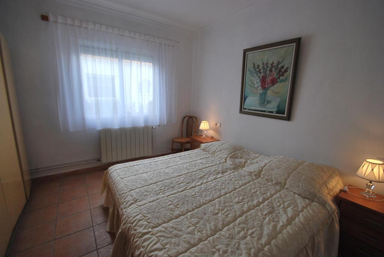 90m2, Airco 2, Pool 5x10, Sandy 200m, Wifi, Carport For 2 Cars. Denia