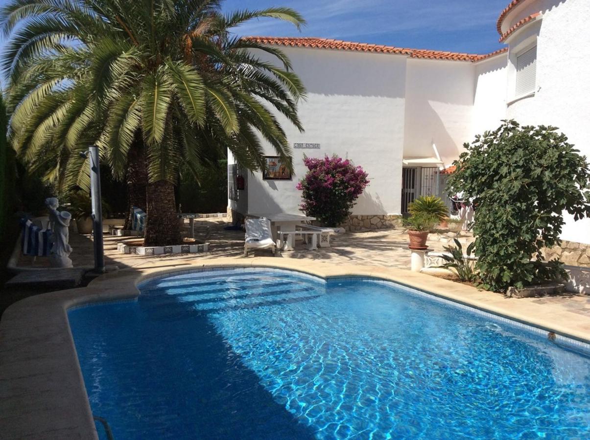 90m2, Airco 2, Pool 5x10, Sandy 200m, Wifi, Carport For 2 Cars. Holiday home
