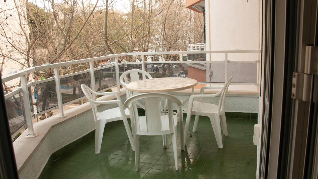 Sta. Eulalia Familias Arysal Apartamento *