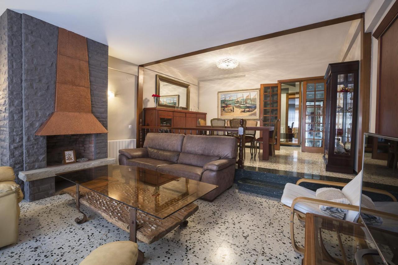 R54 Montserrat 11-2 Apartment