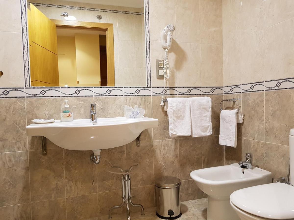 Reina Isabel Hotel