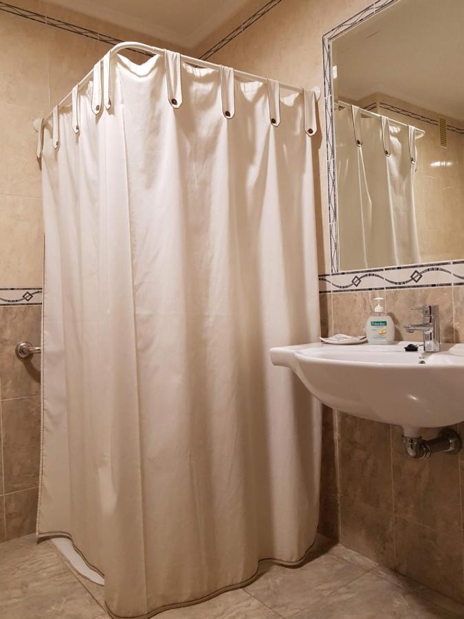 Hotel Reina Isabel 5*