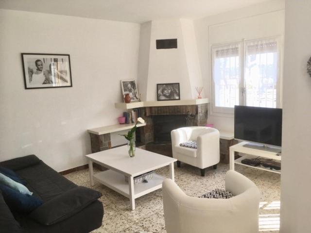 Casa Del Bosque Con Piscina En Sitges *