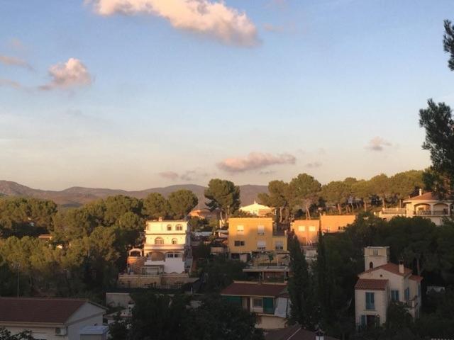 Casa Del Bosque Con Piscina En Sitges Сasa de vacaciones Sant Pere De Ribes